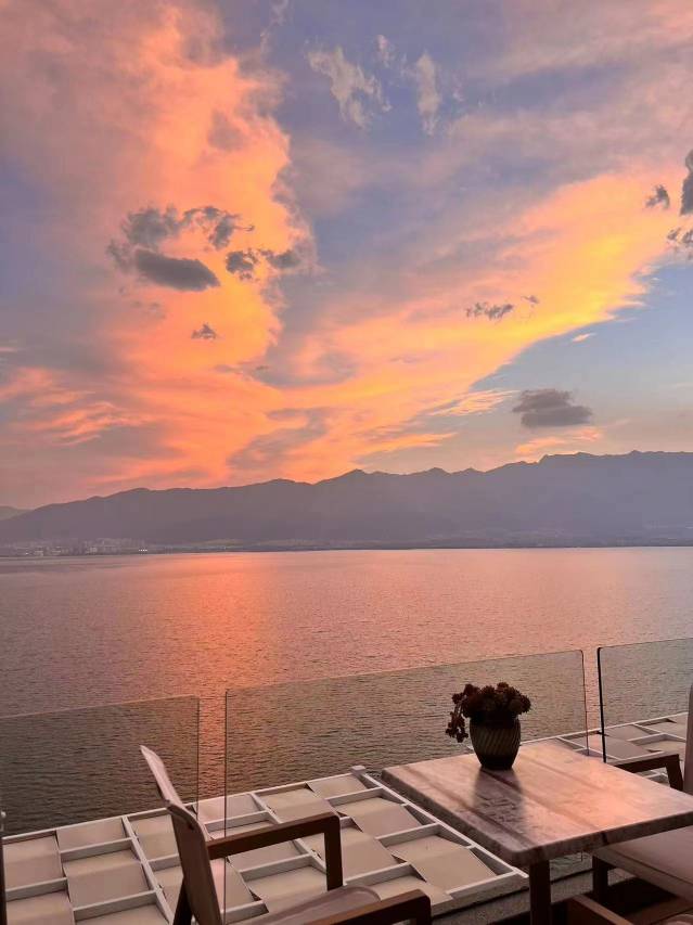 九渡海舟·设计师奢享半山悬崖海景度假酒店(大理洱海店)图片
