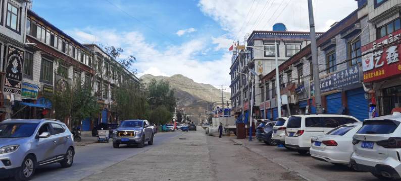 南木林湘巴福家酒店图片