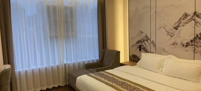 巴中鸿运凯涞酒店图片