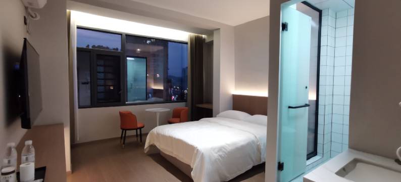 丽景酒店(大转盘店)图片