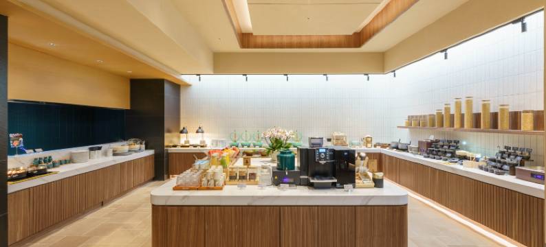 青岛五四广场麦凯乐亚朵酒店图片