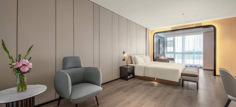 常熟云裳小镇昆承湖亚朵酒店图片