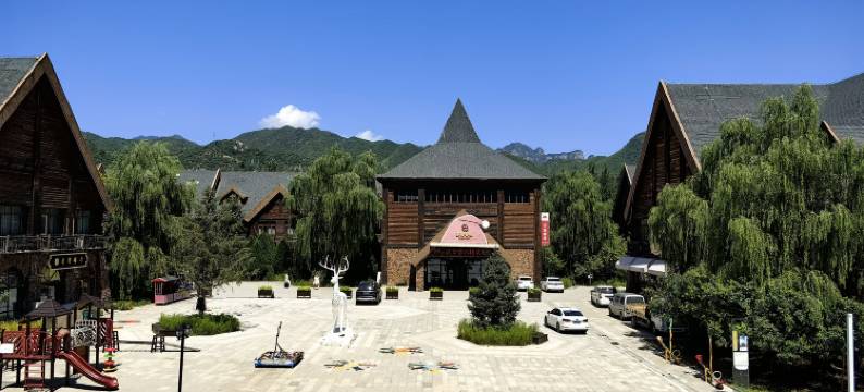 欢乐四季民宿(四季童话小镇店)图片