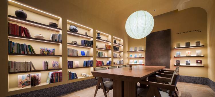 大连红星海滨海公路亚朵酒店图片