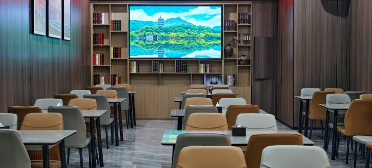 四季温泉酒店(三门峡陕州区店)图片