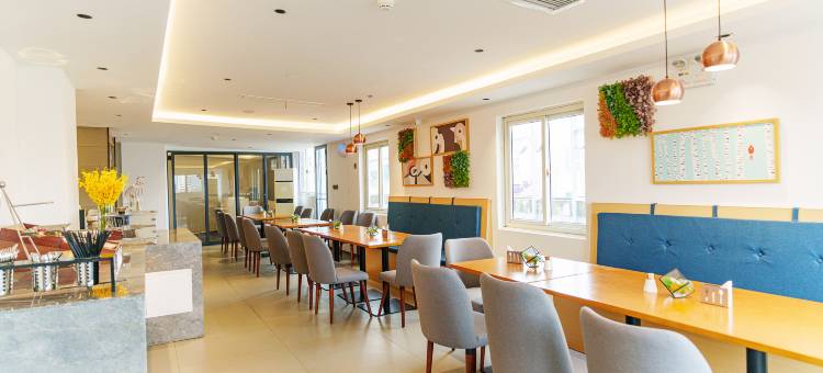 如家睿柏·云酒店(德阳体育公园店)图片