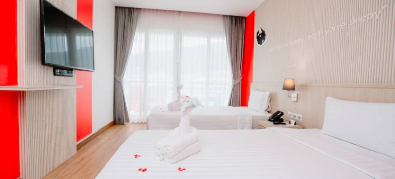 普吉岛芭东与我同眠设计酒店(Sleep with ME Hotel Design Hotel @ Patong)图片