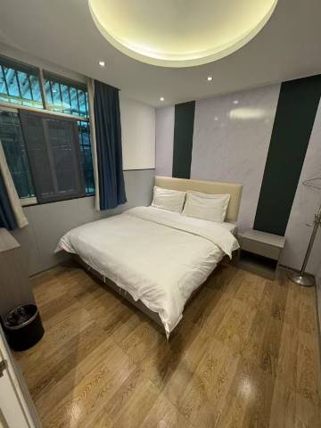 海洋公寓(宜昌小溪塔黄金路店)