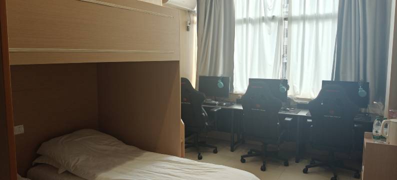 万恒电竞酒店图片