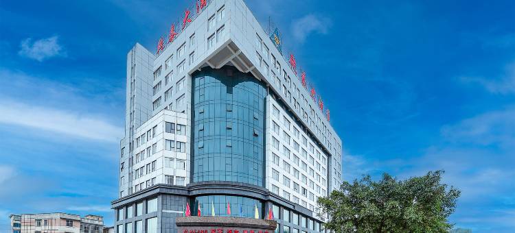 柳州市乾泰大酒店(柳州市第八中学店)图片