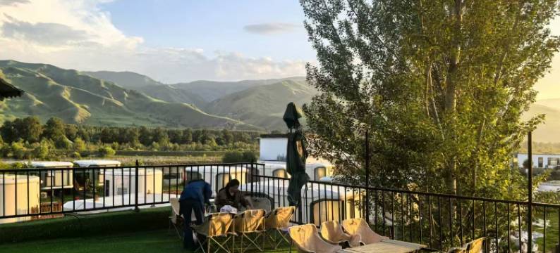 那拉提语畔民宿图片