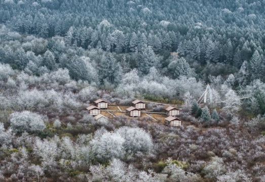 Menghuocheng Xiangye and Sleeping Tent Camp Hotel Overview