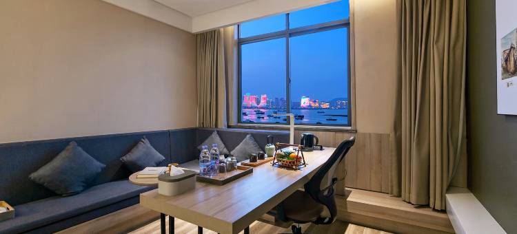 厦门丽呈睿轩酒店(海沧湾嵩屿客运码头店)图片