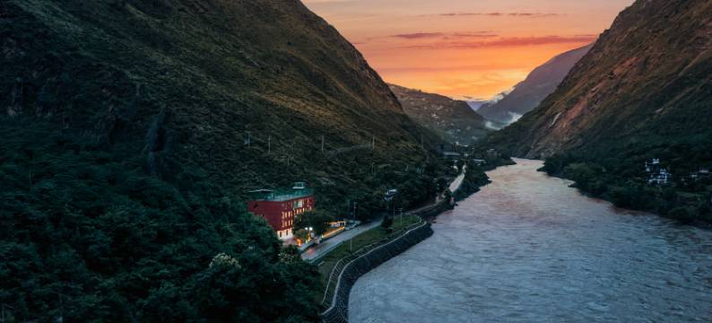 看山是山·江畔花园民宿(丹巴甲居藏寨店)图片