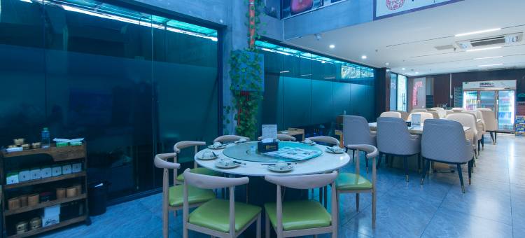 RedDoorz Plus @ Jinjiang Star Hotel图片