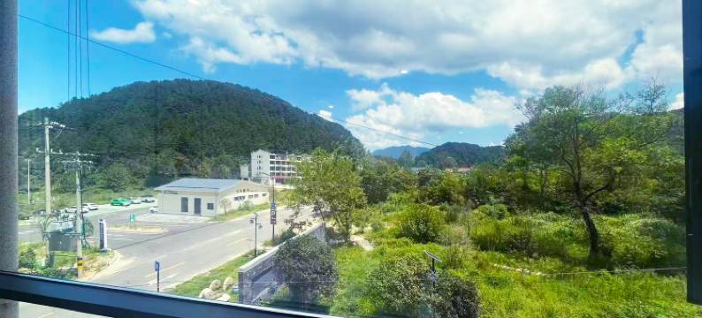 白月光·Meet the mountain·观山景度假民宿(天堂寨风景区店)图片