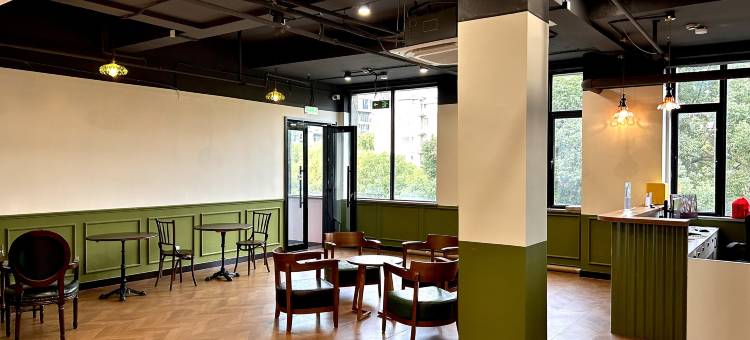 东西南北青年旅舍(金鸡路地铁站店)图片