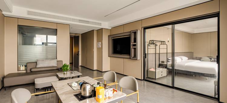 安龙瑞驰·美居智能酒店图片