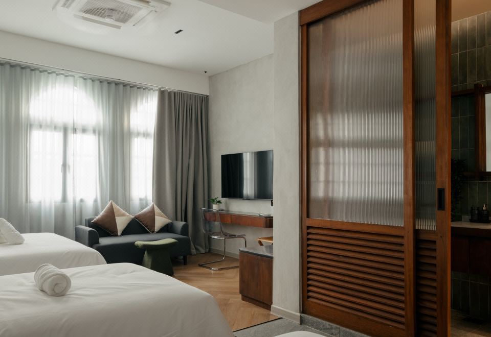 Bishop House Hotel Overview