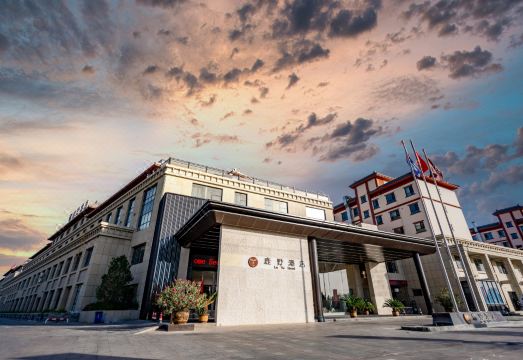 敦煌鹿野酒店（沙洲夜市店）外景图