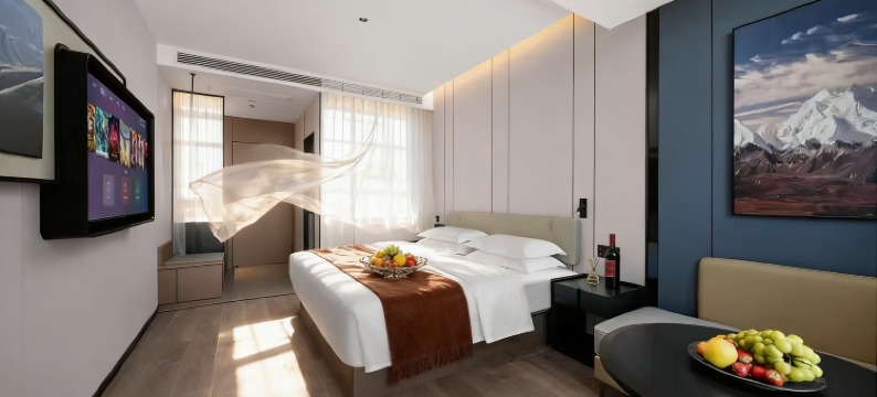 新泰•依朵WCYBERPUNKDESIGNCINE高空城景•酒店(光明路汽车总站店)图片