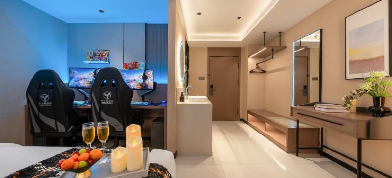 叶与晨电竞电影酒店(建设大街东风路店)图片