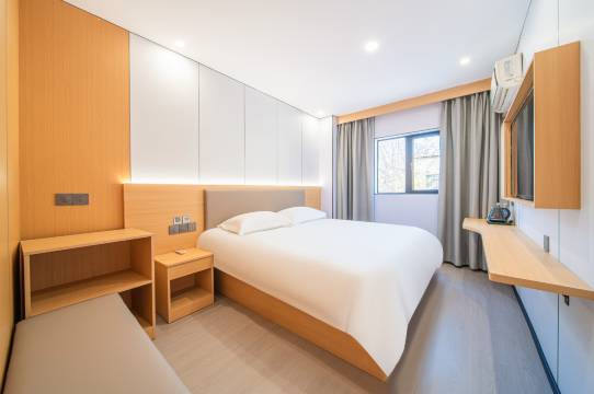 青季MINI酒店(上海顾村公园顾太路店)