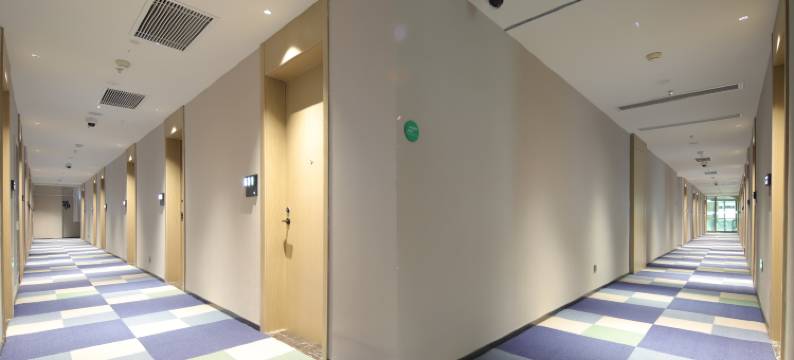 康铂酒店(上海陆家嘴中心向城路地铁站店)图片