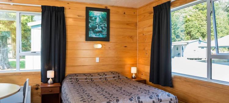 福克斯冰河前10假日公园(Fox Glacier Top 10 Holiday Park)图片