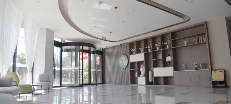 白玉兰酒店(华亭人民广场店)图片