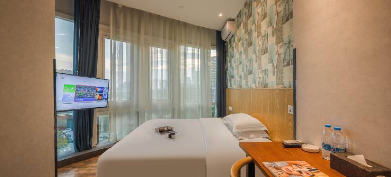 至兰居酒店(宁波南部商务区环球乐园店)图片