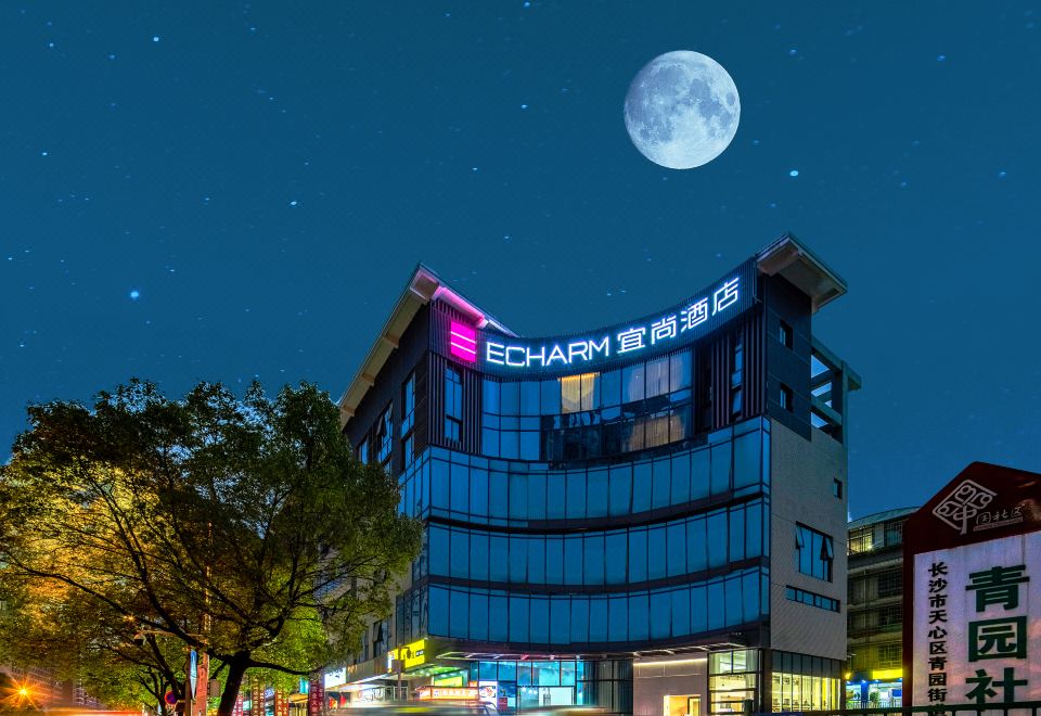  Hotel Overview