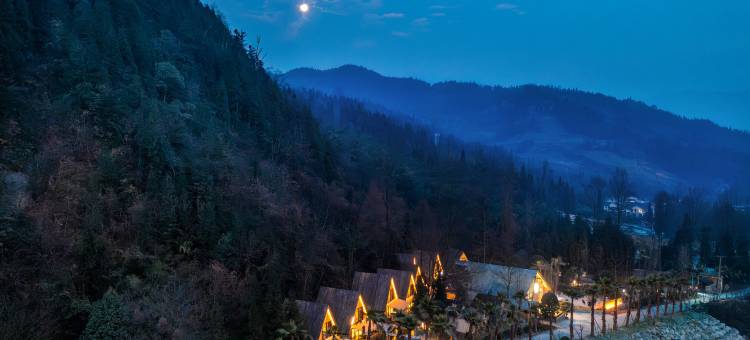 彭州挪威森林溪舍Forest hiking私汤民宿图片