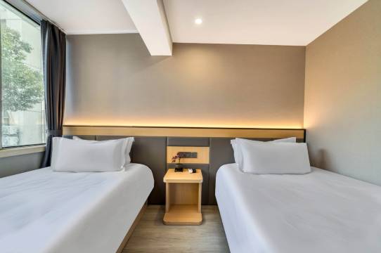 鎏庭酒店(上海北外滩宁国路地铁站店)