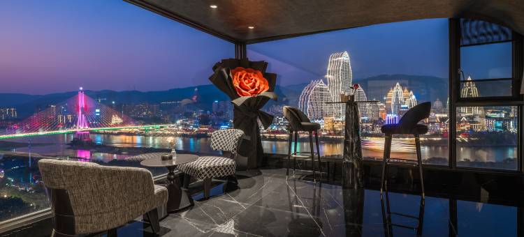 曼瑟维拉·地标高空江景酒店(西双版纳景洪泼水广场江边夜市店)图片
