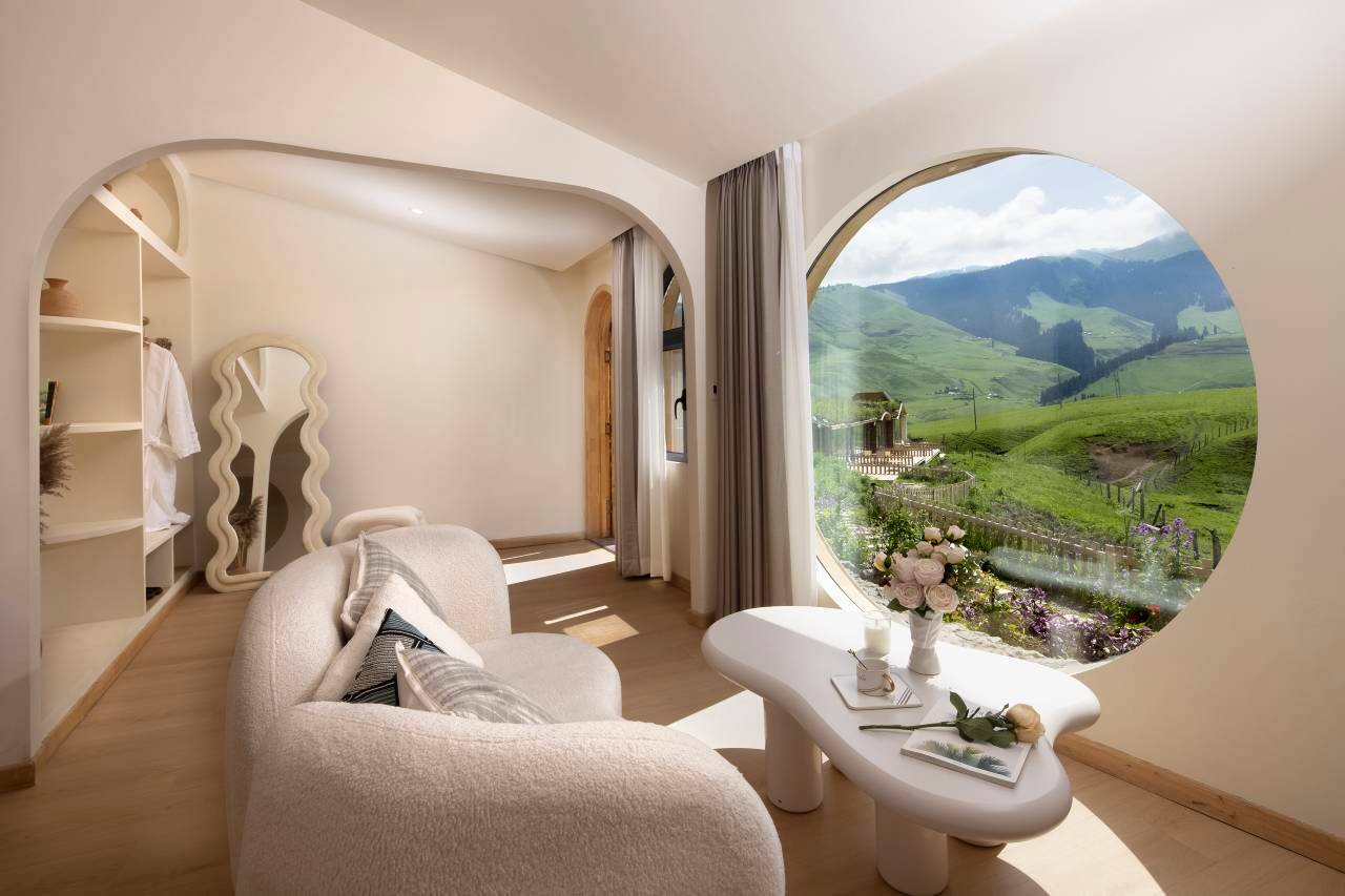 琼库什台春山颂月民宿图片