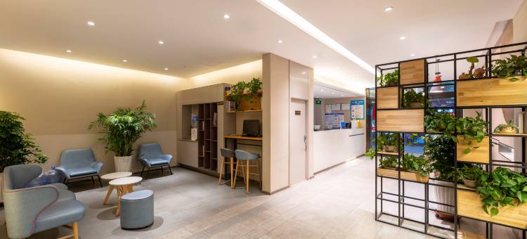 万好酒店(西宁火车站新千夜市店)图片