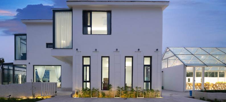 那拉提闲窗云影山景民宿图片