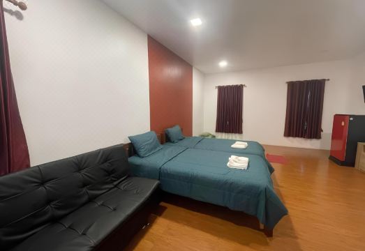 7Zee View Hotel Overview