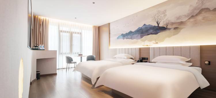 艺龙万国酒店(凤凰古城店)图片