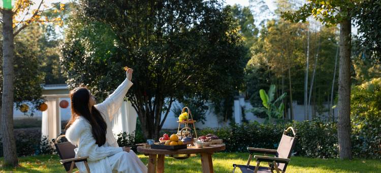 安吉深蓝计划·朴安VALDER FIELDS山川乡野私汤泡池轻奢民宿图片