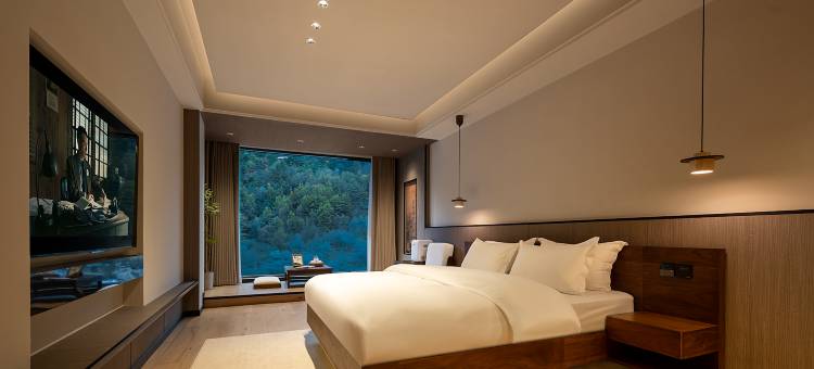 看山是山·隐奢·悬崖观景民宿(康定情歌广场店)图片