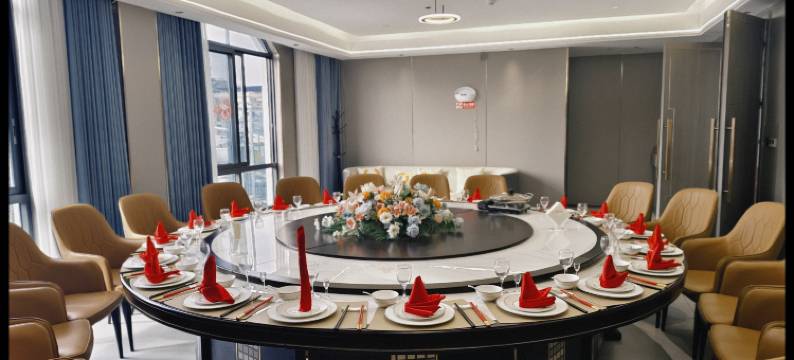 鸿富大酒店图片