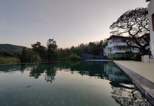 Bindiga Peak Resorts Hotel Overview