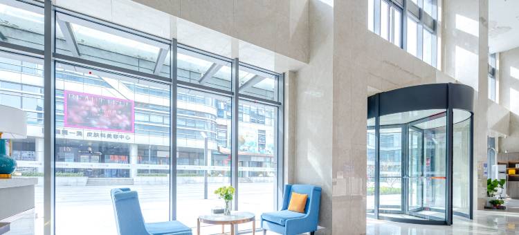 如家UP华驿精选酒店(济南工业南路绿地国金中心店)图片