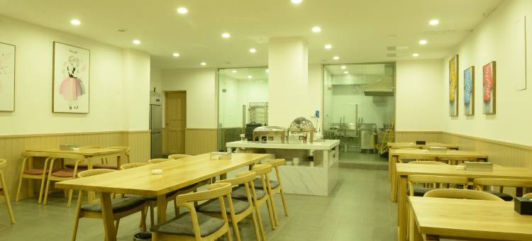 壹世榕泰酒店(工商大学轻轨站店)图片