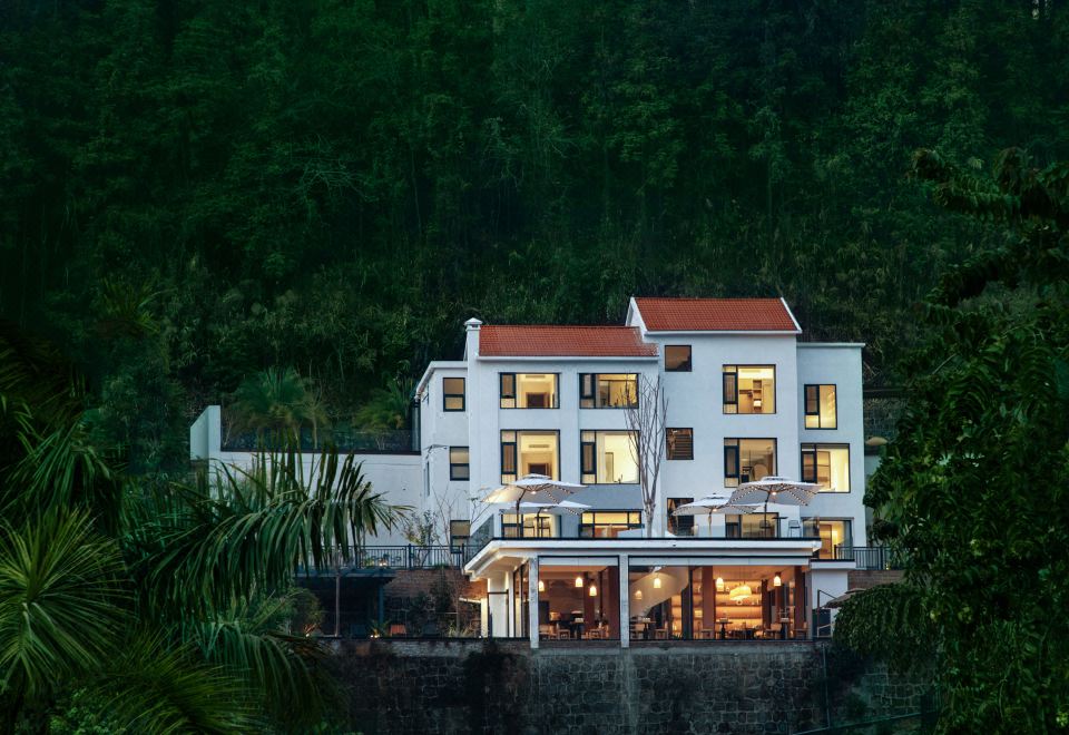 WILDWOOD VALLEY Hotel Overview