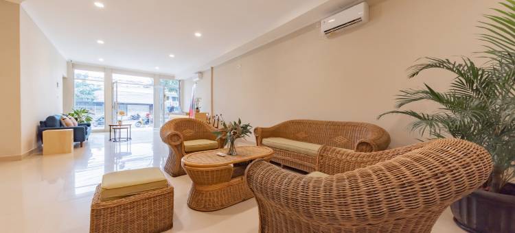 RedDoorz Plus near Surapati Core图片