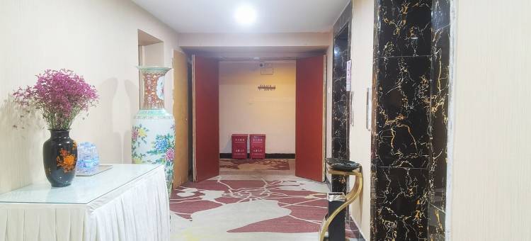 南宁6天酒店(金湖广场地铁站埌西夜市店)图片