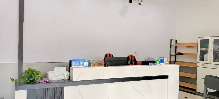 灵风电竞酒店(南京火车站红山动物园店)图片